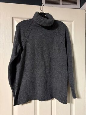 GAP turtleneck